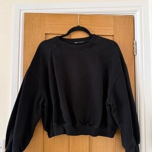 Zara Women's Black Crew Neck Sweater